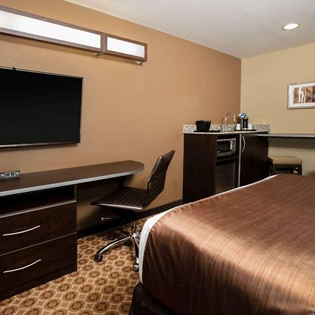Microtel Inn And Suites Пекос Экстерьер фото
